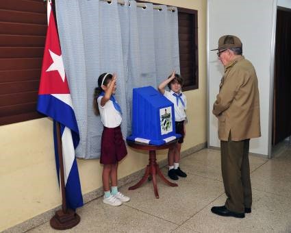 Votó Raúl en el referendo popular por el Código de las Familias