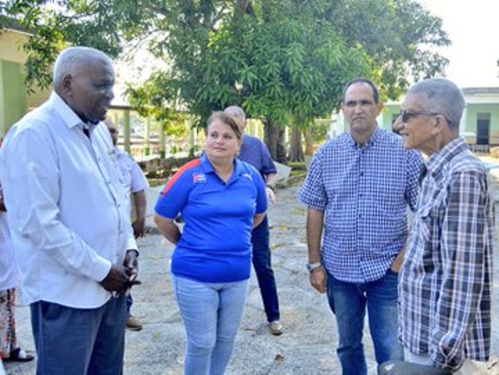 "Compromiso y cercanía: Esteban Lazo recorre Arroyo Naranjo junto a su comunidad"