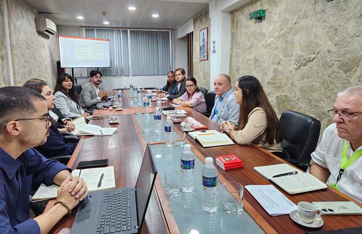 Dialogaron en La Habana directivos del ICS con expertos brasileños