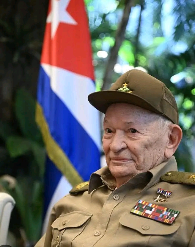 Felicitan las FAR a Comandante Guillermo García Frías en su aniversario 98