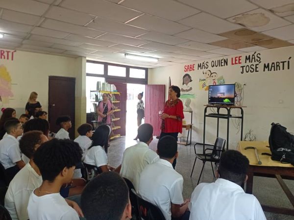 Magda González Grau inspira a estudiantes cubanos en lucha contra flagelos sociales