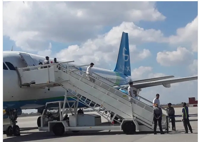 Retornan a 116 migrantes irregulares desde Estados Unidos