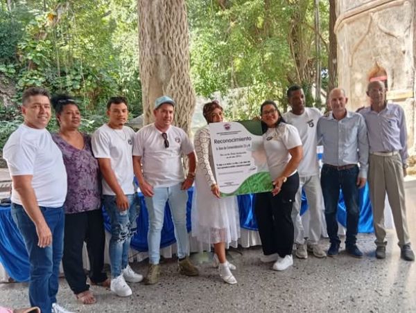 Reconocen labor de nuevos actores económicos en sector del comercio y la gastronomía