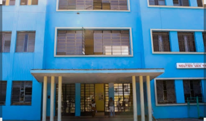 Instalan paneles solares en policlínico de Centro Habana para garantizar servicios vitales