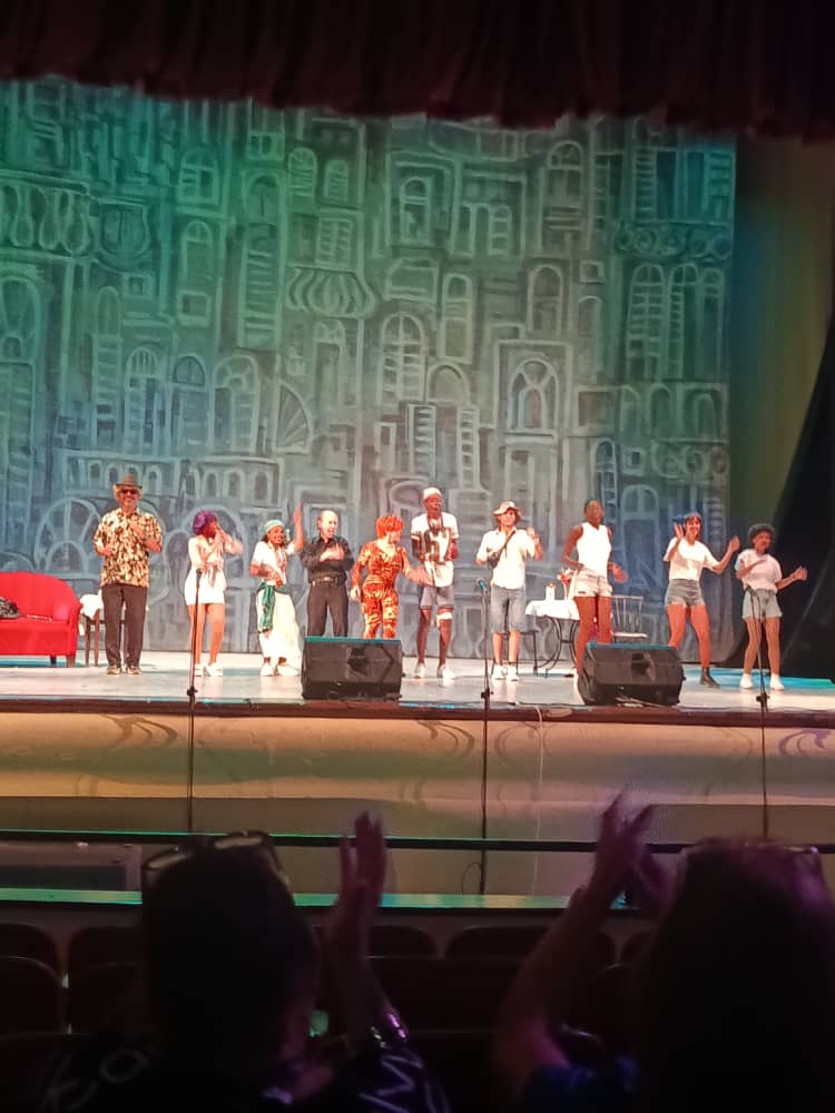 Teatro América presenta el alquiler más divertido de La Habana