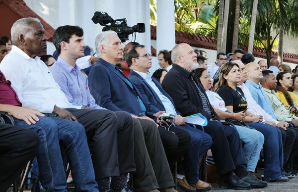 Asiste Díaz-Canel a acto de bienvenida del convoy Nuestra América
