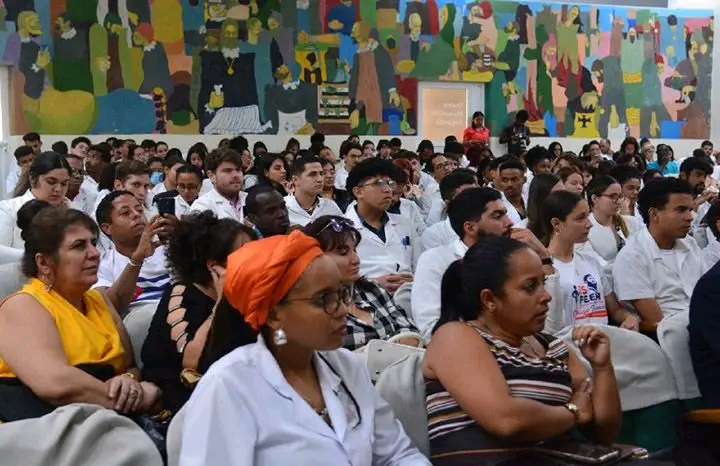 Jóvenes médicos denuncian impacto criminal del bloqueo