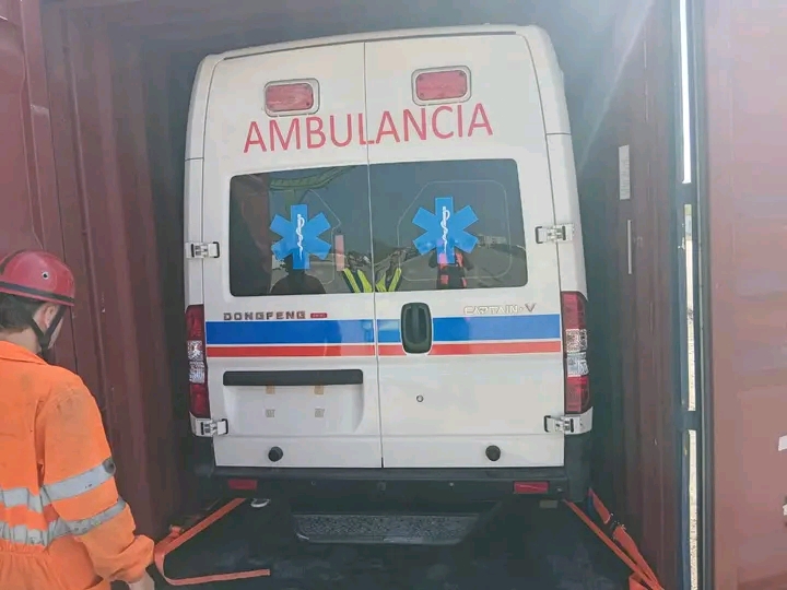 Cuba refuerza su sistema de urgencias con un nuevo lote de ambulancias, incluidas unidades eléctricas