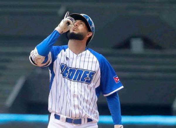 Industriales gana  en el Latino e iguala la subserie
