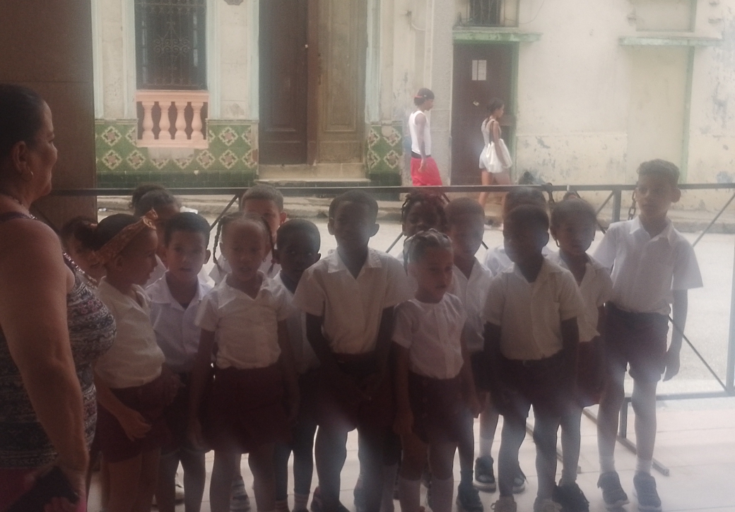 Versos de Martí florecen en voz de los niños en Centro Habana
