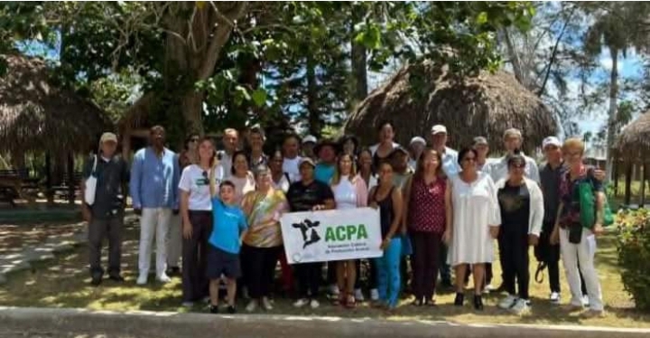 Cultivando Energía: Un proyecto cubano impulsa energía limpia en fincas de La Habana del Este