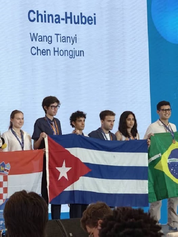 La Habana brilla en China: plata y bronce para la delegación cubana en el IV Campamento Mundial de Matemáticas