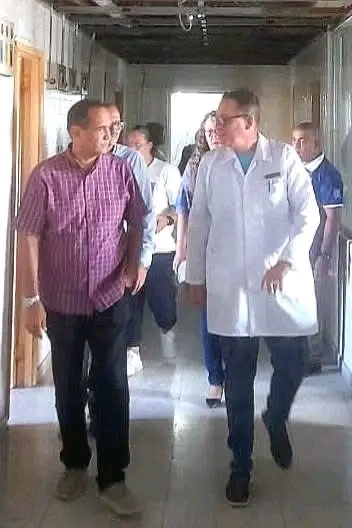 Autoridades capitalinas supervisan obras prioritarias en el Hospital Ramón González Coro