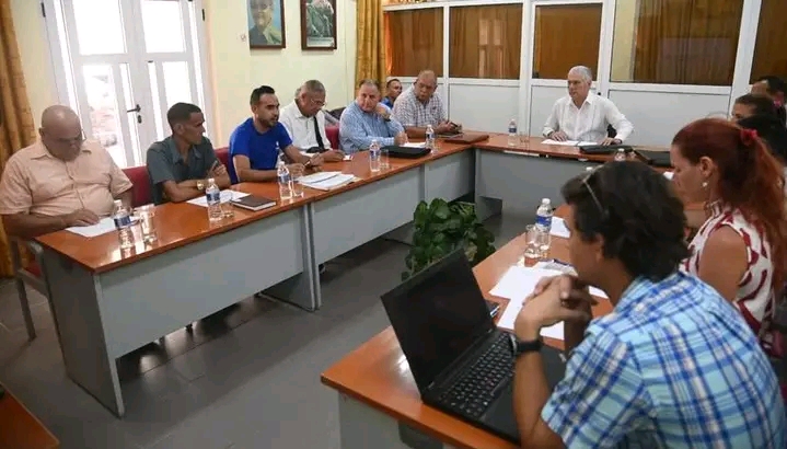 Presidente Miguel Díaz-Canel encabeza análisis sobre crisis energética en La Habana y visita nuevas tecnologías aeroportuarias