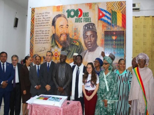 Solidaridad con Cuba: homenajes a Fidel en Mali
