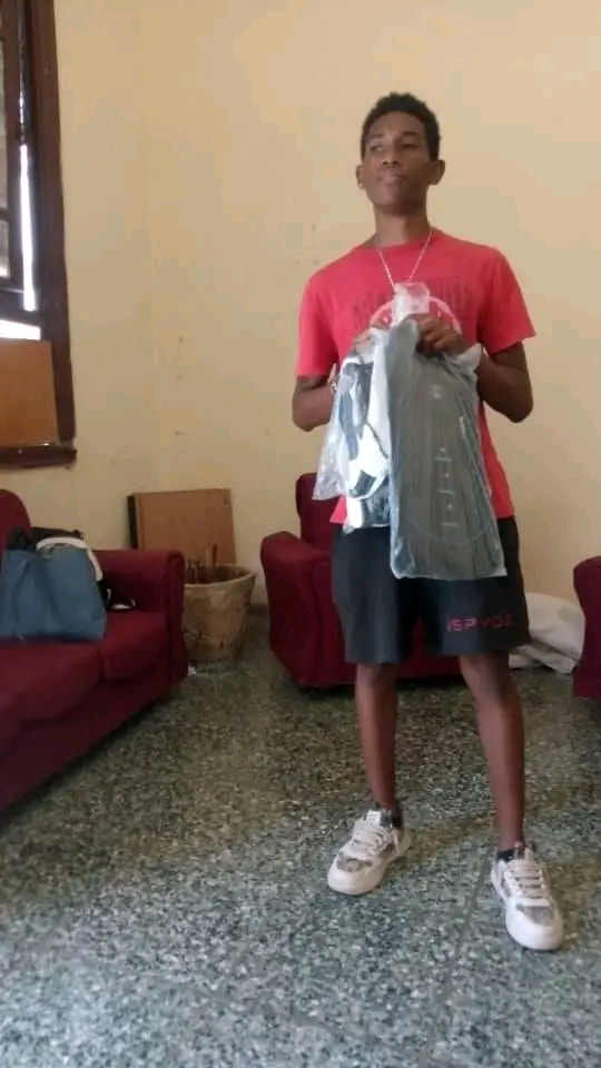 p.title