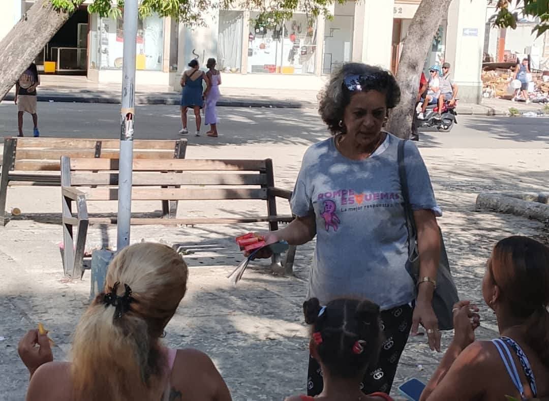 El Parque Fe del Valle fue escenario de jornada preventiva de la Línea de mujeres, en Centro Habana