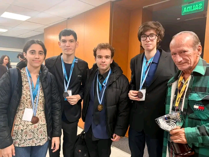 Cuba conquista cuatro medallas en la Olimpiada Iberoamericana de Matemática, con dos habaneros entre los premiados