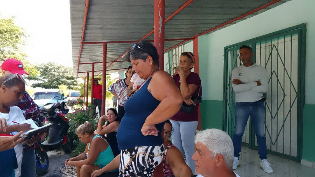 Autoridades de Guanabacoa  visitan de subestación Barreras y trabajo voluntario