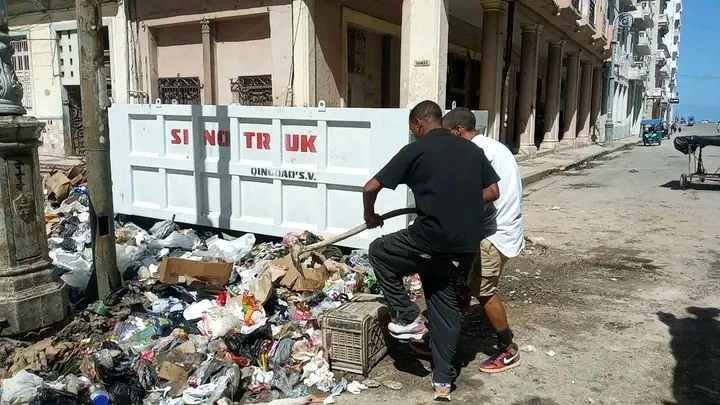 p.title