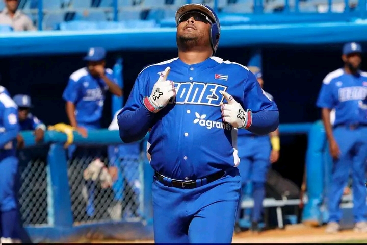Industriales noquea 10-0 a Artemisa y se afianza en la élite occidental
