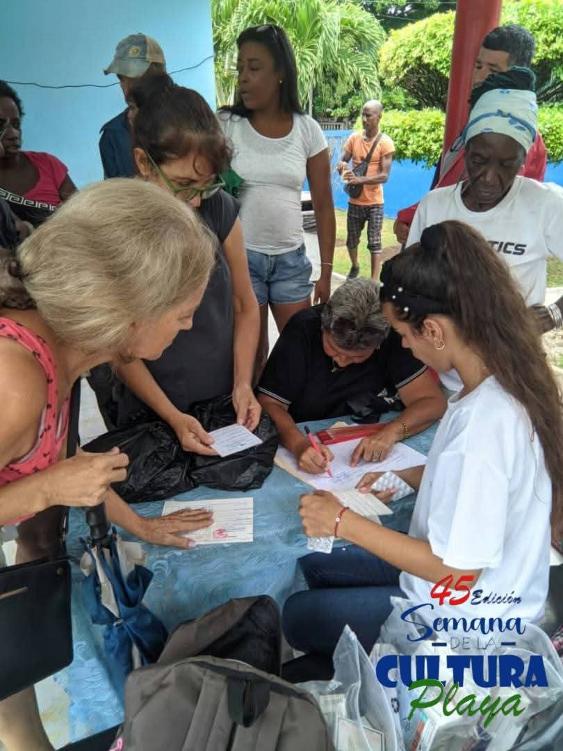 Red Juvenil Comunitaria dona medicamentos