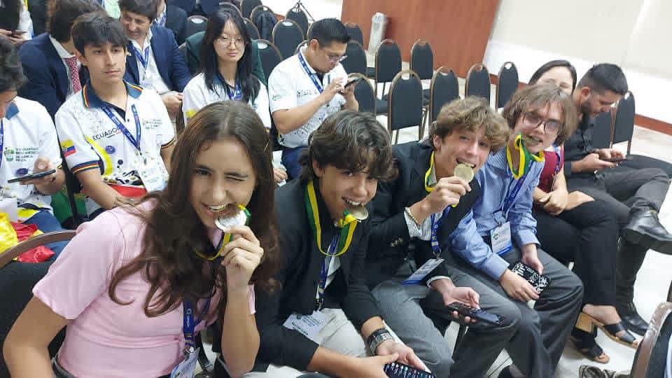 Estudiantes cubanos