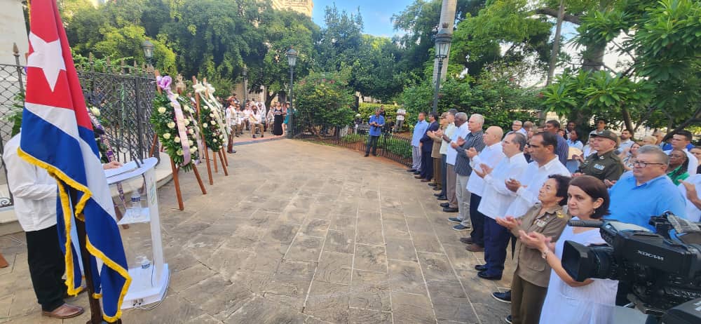 Autoridades de La Habana y Cuba